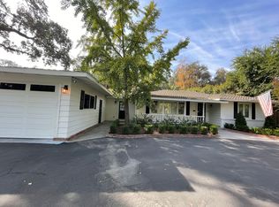 2137 W Green Acres Dr, Visalia, CA 93291
