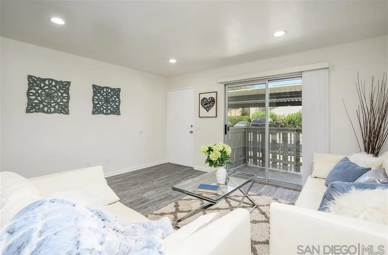 2 bed, 854 sqft, $2,650 — Photo 3