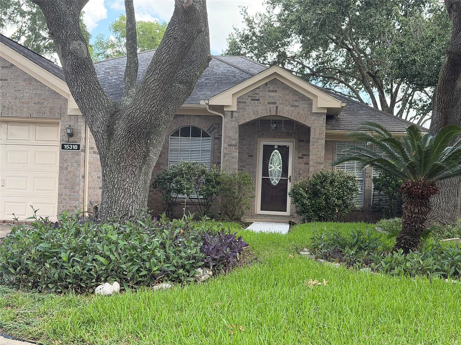 3 bed, 2.0 bath, $2,700 — Photo 2