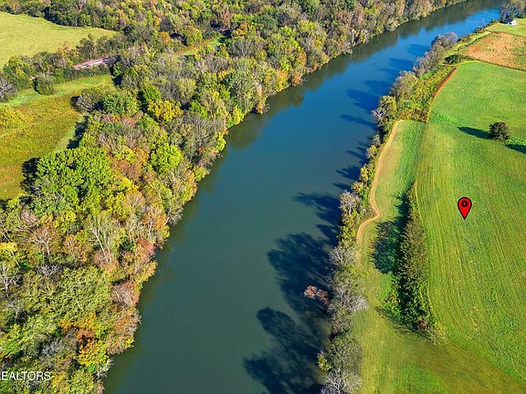 2nd image of 1021 Graves Rd