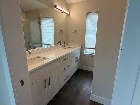 5th image of 130 River Ridge Ln #B
