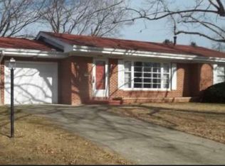 2202 Grandview Dr, Decatur, IL 62526