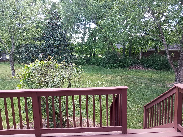201 Woodcrest Ct — Photo 30