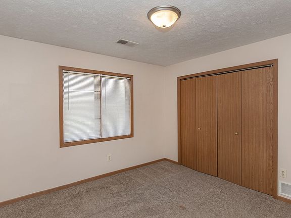 2nd image of 921 Pius Ln #917-1