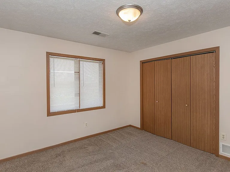921 Pius Ln — Photo 4