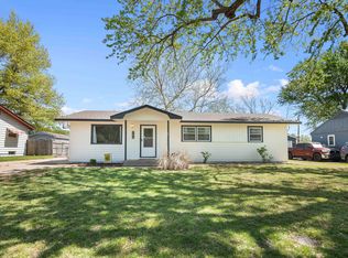 986 N Acadia Ave, Wichita, KS 67212