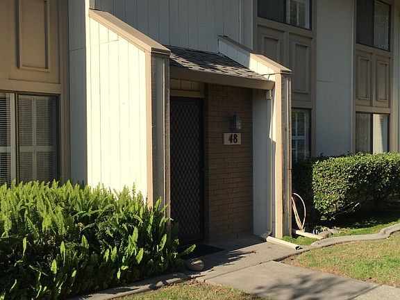 2nd image of 48 W Yorkshire Dr