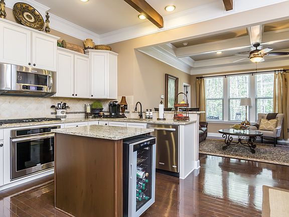 5th image of 3561 Ashcroft Dr SE