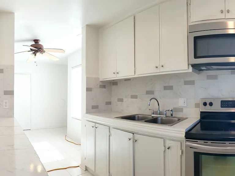 Cascade Pointe — Photo 60