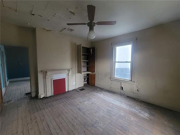 4th image of 1226 Summerlea Ave