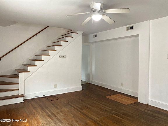 3rd image of 1502 E 4th St #1504