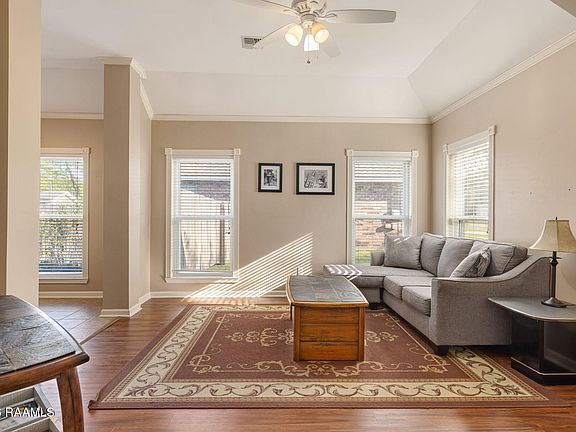 5th image of 410 Rue Canard