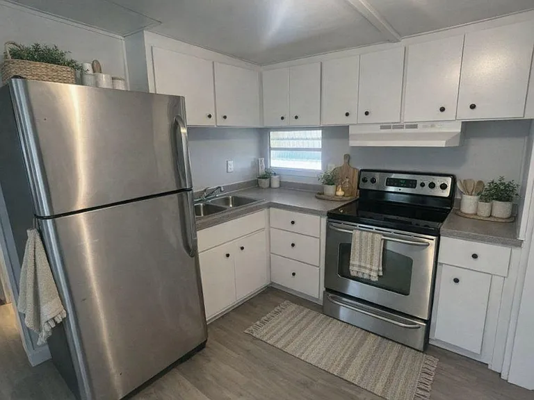 Avon Park Village II — Photo 40