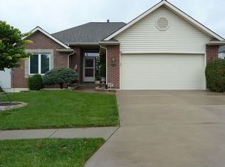 3228 S Cardinal Ct, Blue Springs, MO 64015