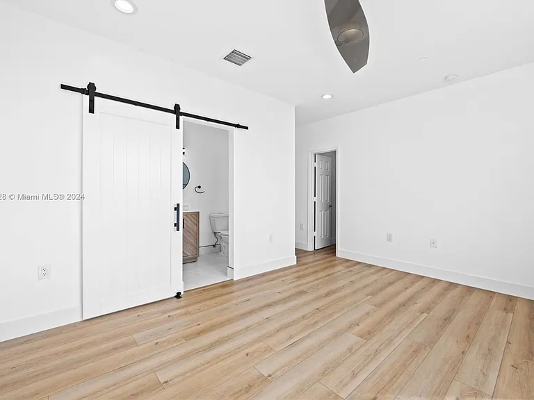 1705 Johnson St — Photo 14