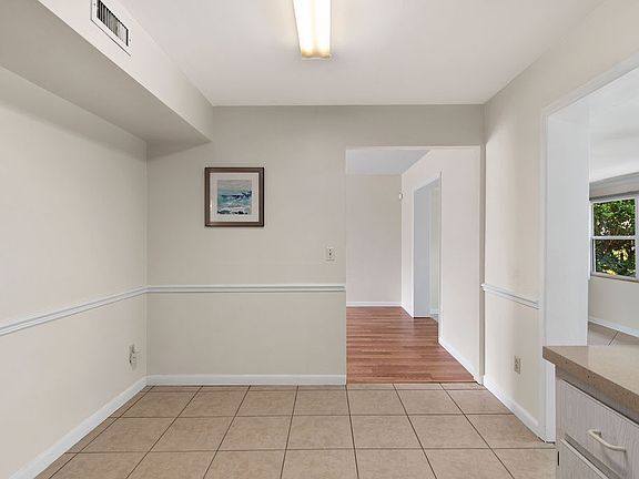 3rd image of 4327 Rossmore Dr
