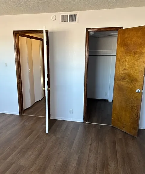 Huge Nob Hill 1 Bedroom w/ Garage, Storage, Ref. Air, & Updates — Photo 26