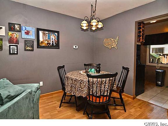 5th image of 403 Natick Cir