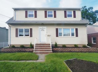 10 Dinallo St, South Hackensack, NJ 07606