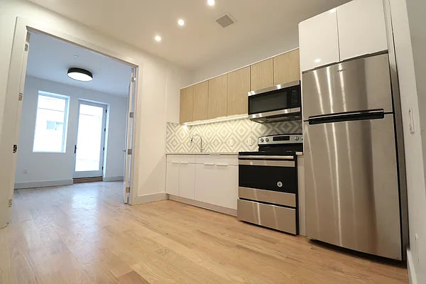 Rented by Lofts and Flats LLC | media 24