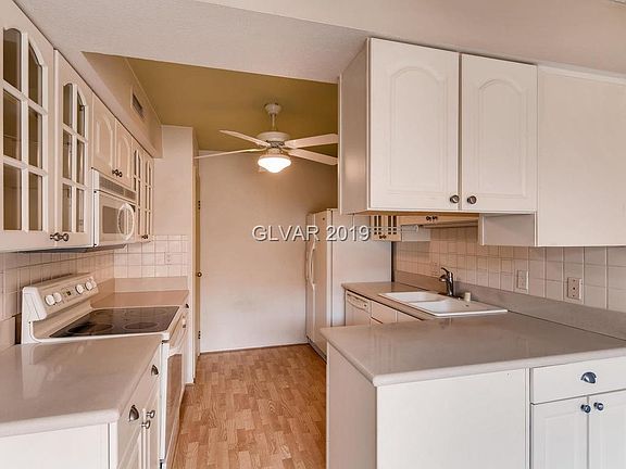 3rd image of 3045 Pinehurst Dr APT D