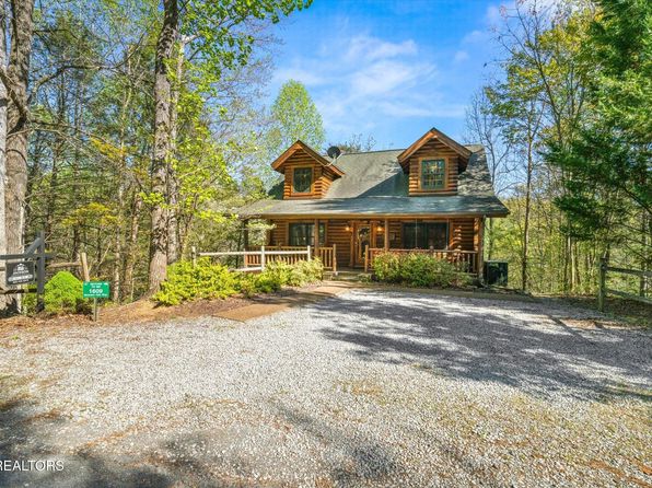 1609 Majestic Oak Way, Sevierville, TN 37876
