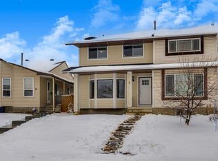 8 SW Castlepark Way NE, Calgary, AB T3J1R8