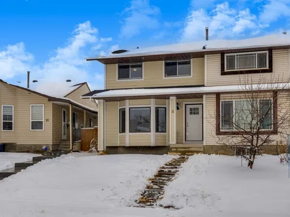 8 SW Castlepark Way NE, Calgary, AB T3J 1R8