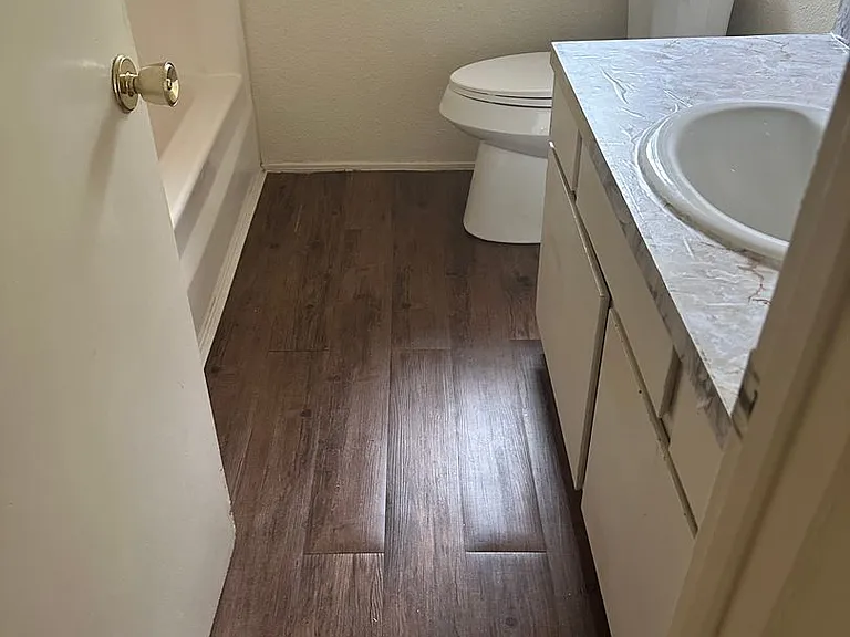 1400D Holleman Dr — Photo 21