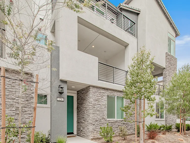 126 Abacus — Photo 1