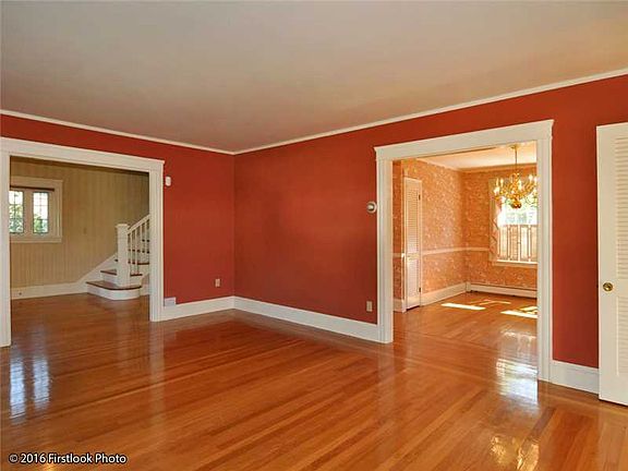 3rd image of 266 Wilson Ave