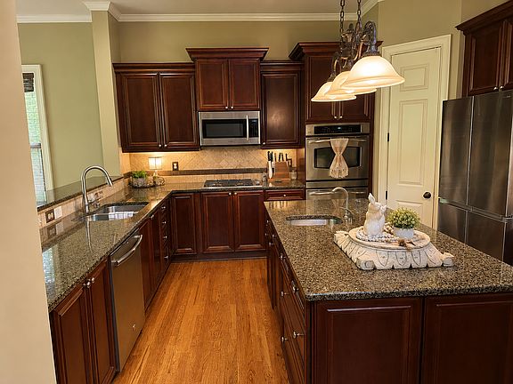 3rd image of 3258 Kentworth Ln