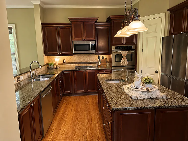 3258 Kentworth Ln — Photo 3