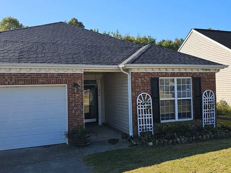 256 Stansbury Ln — Photo 1