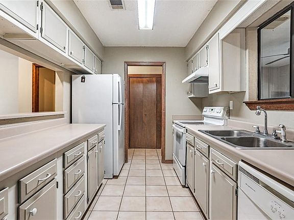 3rd image of 508 S Pierce St