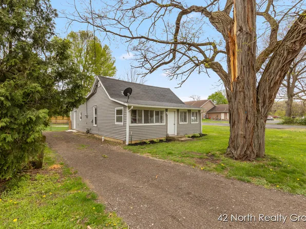 411 Russell St, Allegan, MI 49010