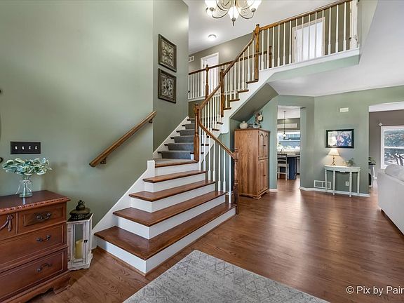 4th image of 0N661 W Weaver Cir