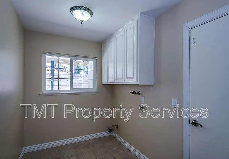 485 Meadowbrook Dr — Photo 23
