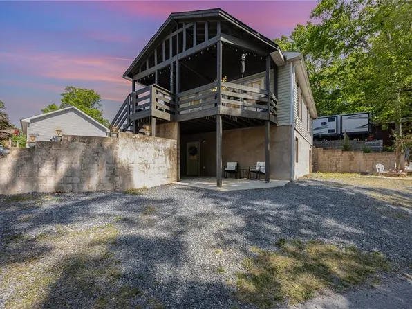 120 Cardinal Dr N, New London, NC 28127