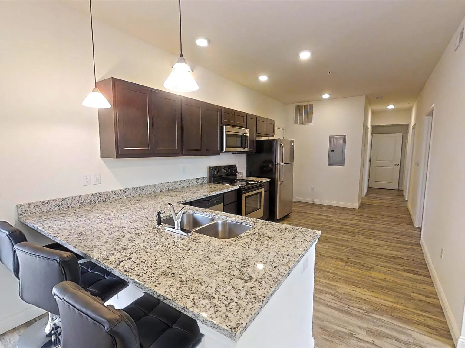 204 S Fifth St - 303 — Photo 2