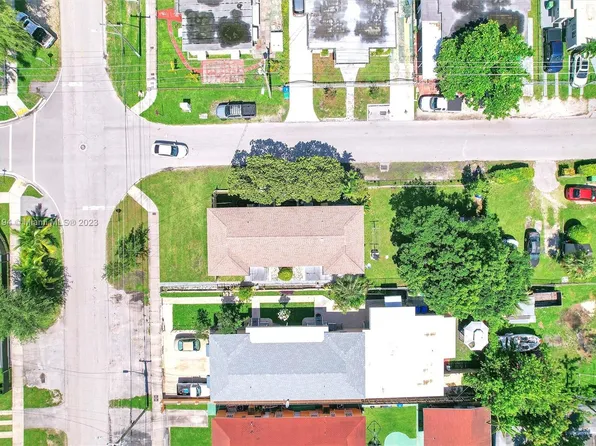 2861 SW 23rd St, Miami, FL 33145