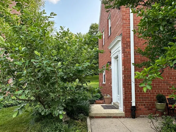 3300 Valley Dr, Alexandria, VA 22302