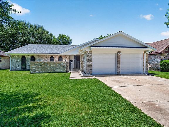 3rd image of 10714 Sagewind Dr