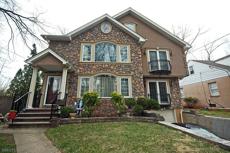 1st image of 181 Sandford Ave