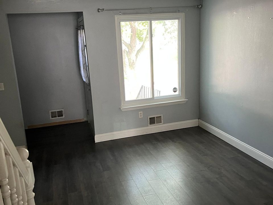 Bright Family room