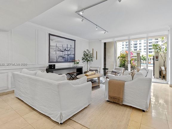 3rd image of 520 Brickell Key Dr APT A307