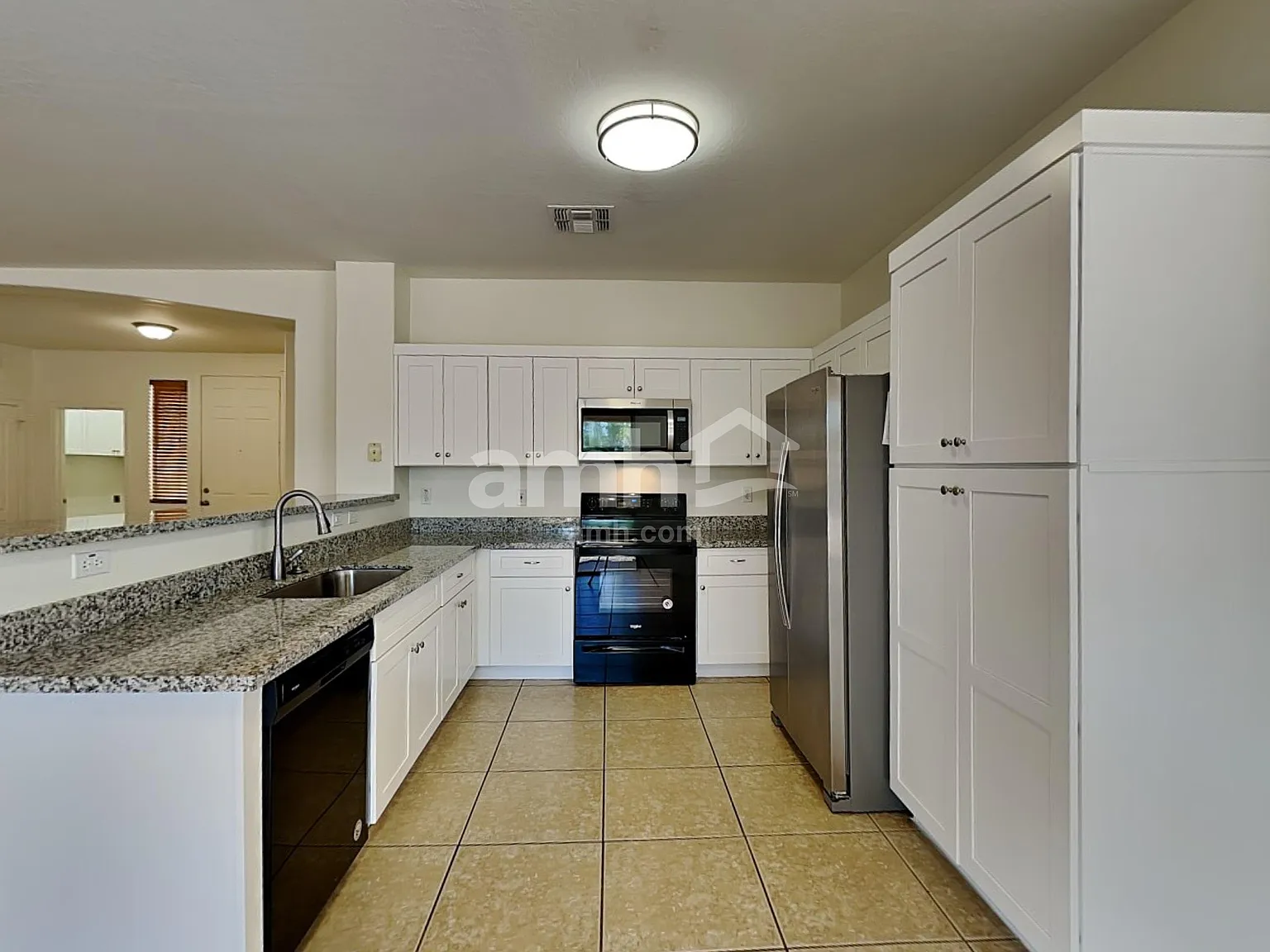 3 bed, 2.0 bath, 1949 sqft, $2,395 — Photo 3
