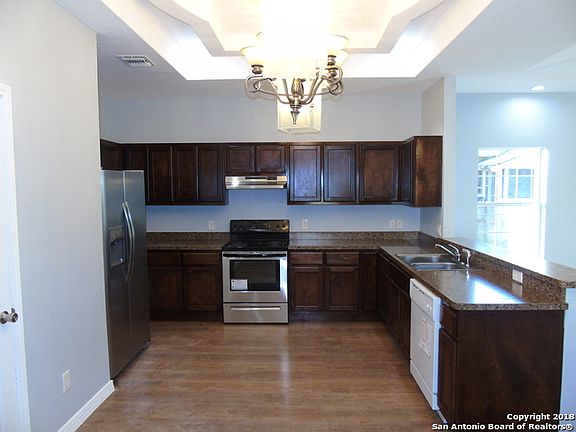 5th image of 1134 W Formosa Blvd
