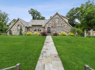 1032 Prospect Ave, Mountainside, NJ 07092
