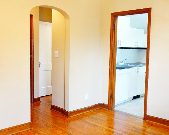 806 Houston Ave — Photo 8
